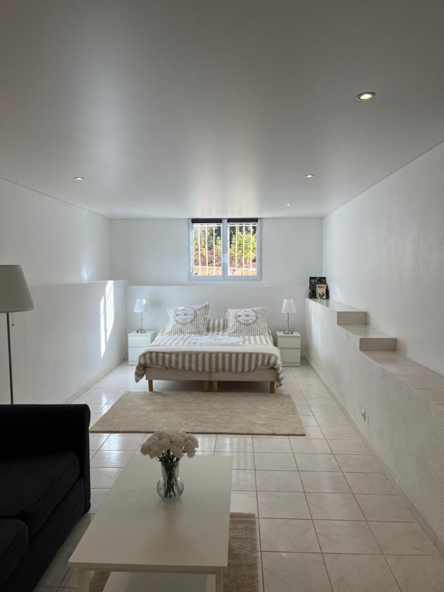 Appartamento T3 Avec Jardin Et Piscine Privee Velaux Esterno foto
