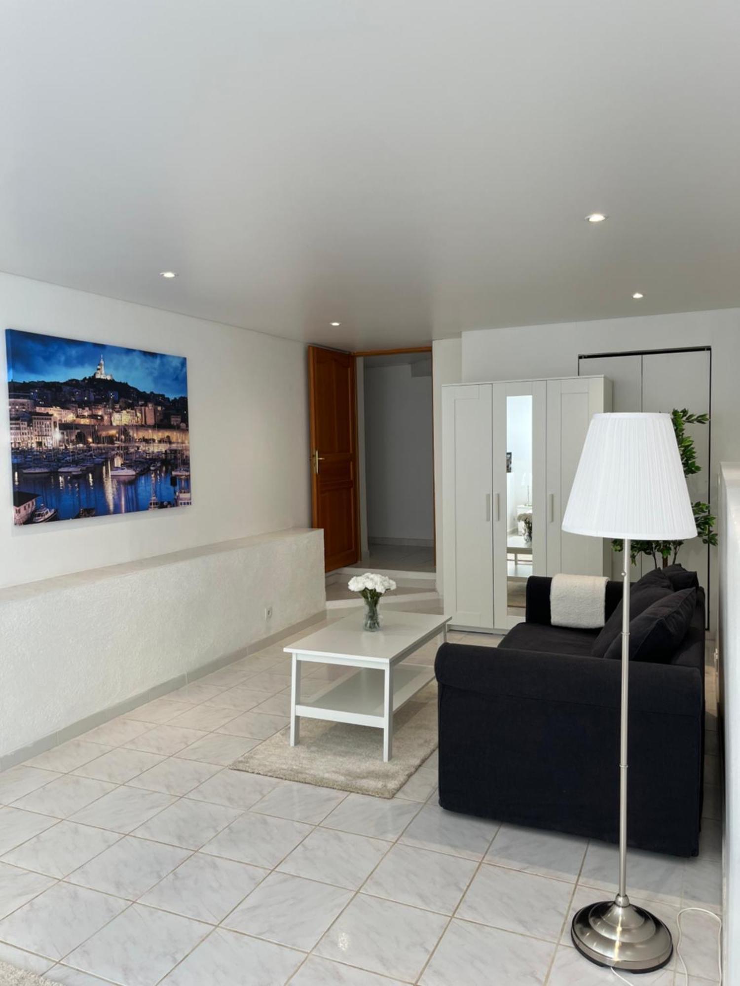 Appartamento T3 Avec Jardin Et Piscine Privee Velaux Esterno foto